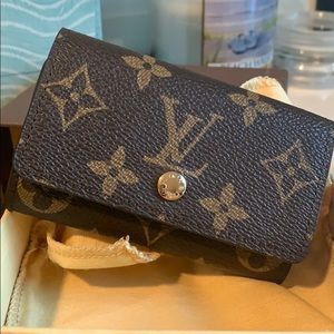 Louis Vuitton 6 Key Holder